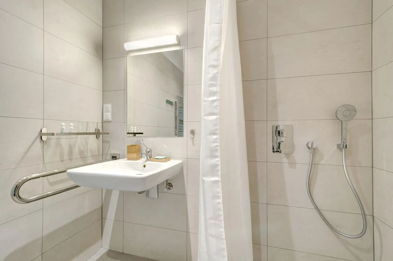 Ratusz B&B Gdansk 3*,  Poland
